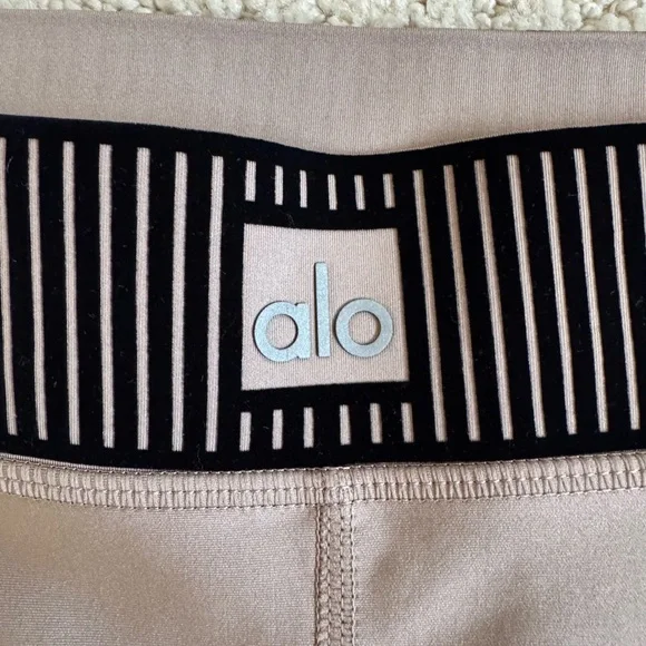 ALO Airlift High-Waist 7/8 Line Up Legging Taupe MEDIUM - Picture 4 of 9